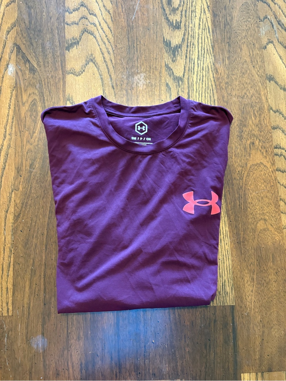 Under Armour Men’s Plum Short Sleeve Tee with Pink Logo
